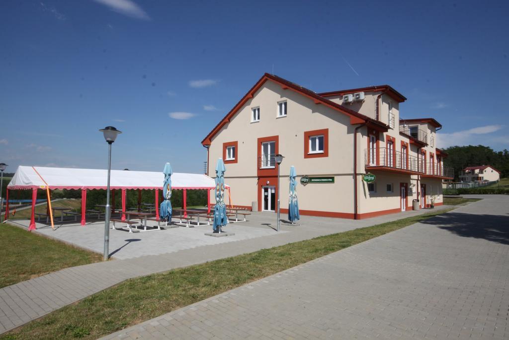 Hotel Mobilheimy U Prehrady Horní Dunajovice Exteriér fotografie